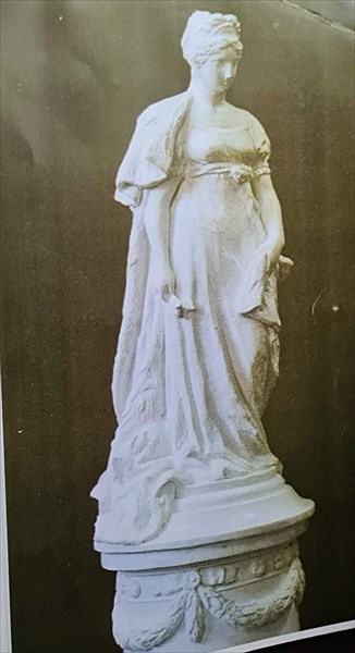 201-Памятник королеве Луизе